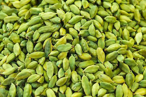 ELA Spices Premium Cardamom Seeds (Elaichi Seeds) – Pure, Aromatic & Ready-to-Use Green Cardamom Seeds for Baking, Desserts, Tea, Coffee & Gourmet Cooking