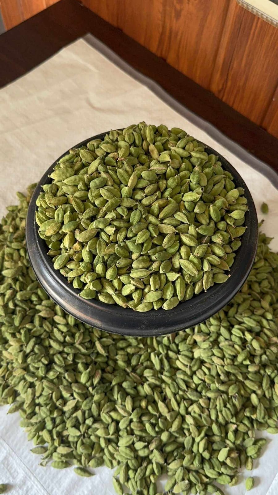 ELA Spices Premium Green Cardamom (Elaichi) Whole Pods – Handpicked, Naturally Aromatic, Fresh & Pure Indian Spice – Rich Flavor for Tea, Coffee, Desserts & Cooking